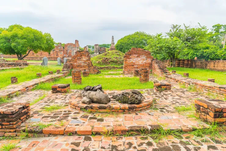 imageye___-_imgi_8_beautiful-old-architecture-historic-ayutthaya-thailand_1339-6046.webp